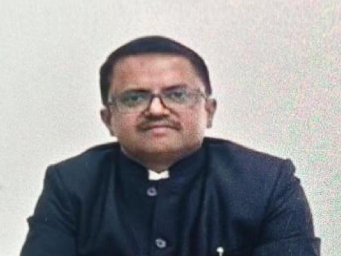 Assistant Commissioner of Social Welfare Nitin Sampat Ubale sent to one day police custody in bribery case | Sangli: लाचखोर सहायक आयुक्ताला एक दिवसाची पोलिस कोठडी Assistant Commissioner of Social Welfare Nitin Sampat Ubale sent to one day police custody in bribery case | Sangli: लाचखोर सहायक आयुक्ताला एक दिवसाची पोलिस कोठडी