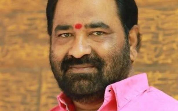 Holding Shinde by the hand, BJP's conspiracy - Nitin Deshmukh | शिंदेंना हाताशी धरून, भाजपाचेच षडयंत्र  -  नितीन देशमुख