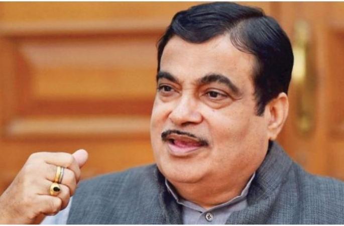 Gadkariji ... let a letter bomb fall on BJP's administration in Akola too! | "गडकरीजी, एक 'लेटरबॉम्ब' अकोल्यातील सत्ताधारी भाजपाच्या कारभारावरही येऊ द्या!" Gadkariji ... let a letter bomb fall on BJP's administration in Akola too! | "गडकरीजी, एक 'लेटरबॉम्ब' अकोल्यातील सत्ताधारी भाजपाच्या कारभारावरही येऊ द्या!"