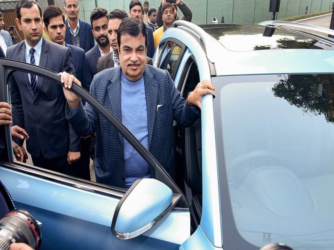 Nitin Gadkari's new car runs on rocket fuel, find out everything about hydrogen cars | रॉकेटच्या इंधनावर चालते नितीन गडकरींची नवी कार, जाणून घ्या हायड्रोजन कारबद्दल सर्व काही...