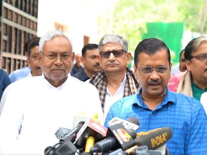 bihar cm nitish kumar meet chief minister arvind kejriwal in delhi | “PM नरेंद्र मोदींना पराभूत करता येऊ शकते”; दिल्लीत अरविंद केजरीवाल-नितीश कुमारांची भेट bihar cm nitish kumar meet chief minister arvind kejriwal in delhi | “PM नरेंद्र मोदींना पराभूत करता येऊ शकते”; दिल्लीत अरविंद केजरीवाल-नितीश कुमारांची भेट