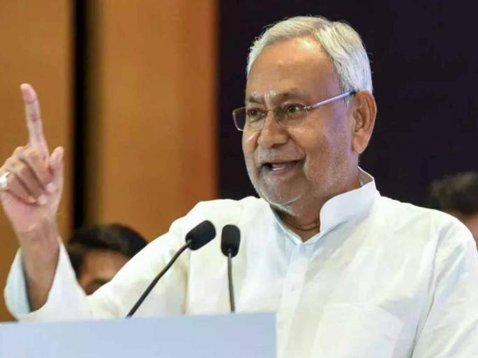 The Chief Minister is looking only at women's clothes, why? Rabidevi criticized on Nitish Kumar | मुख्यमंत्री महिलांच्या कपड्यांकडेच बघत असतात, कारण काय? माजी मुख्यमंत्री राबडीदेवी यांचा नितीश कुमारांवर पलटवार The Chief Minister is looking only at women's clothes, why? Rabidevi criticized on Nitish Kumar | मुख्यमंत्री महिलांच्या कपड्यांकडेच बघत असतात, कारण काय? माजी मुख्यमंत्री राबडीदेवी यांचा नितीश कुमारांवर पलटवार