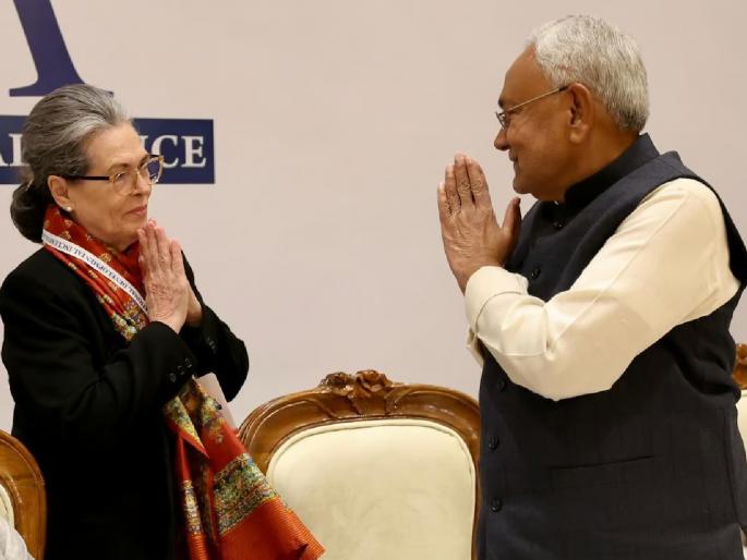 Nitish Kumar Said Bharat Is Right Word Sonia Gandhi Amazed In India Alliance Meeting | नीतीश कुमारांच्या बदलत्या भूमिकेमुळे सोनिया गांधी हैराण; 'इंडिया' आघाडीत टेन्शन Nitish Kumar Said Bharat Is Right Word Sonia Gandhi Amazed In India Alliance Meeting | नीतीश कुमारांच्या बदलत्या भूमिकेमुळे सोनिया गांधी हैराण; 'इंडिया' आघाडीत टेन्शन
