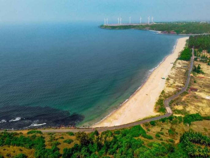 fishing boat overturned in the Nivati Sea Two sailors missing | निवती समुद्रात मच्छिमारी करणारी बोट उलटली; दोन खलाशी बेपत्ता fishing boat overturned in the Nivati Sea Two sailors missing | निवती समुद्रात मच्छिमारी करणारी बोट उलटली; दोन खलाशी बेपत्ता