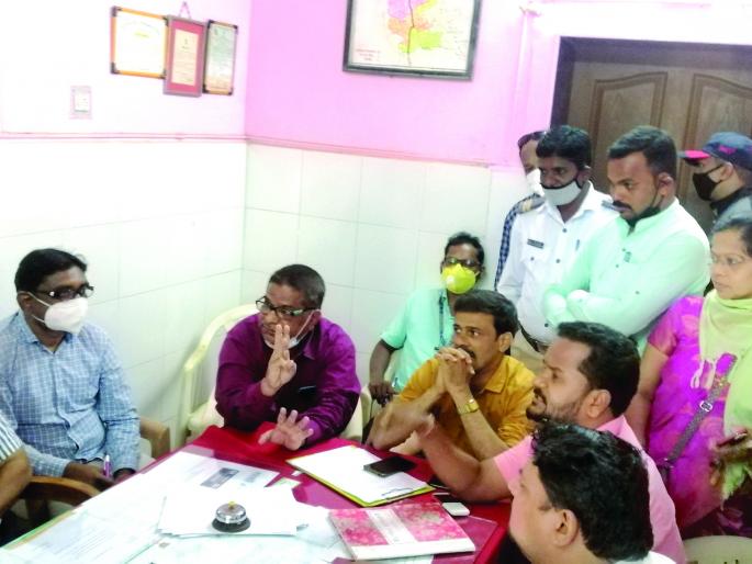 Presented in the room of the Medical Superintendent | वैद्यकीय अधीक्षकांच्या दालनात मांडले ठाण