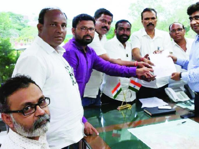 Nagarsol-Narsapur Express stop at Dharmabad | नगरसोल-नरसापूर एक्स्प्रेसला धर्माबादला थांबा Nagarsol-Narsapur Express stop at Dharmabad | नगरसोल-नरसापूर एक्स्प्रेसला धर्माबादला थांबा