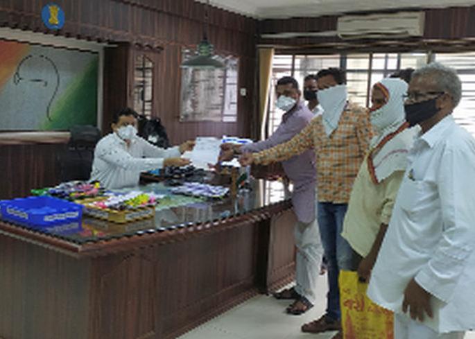 80 farmers deprived of money | नाणे येथील ८० शेतकरी वंचित 80 farmers deprived of money | नाणे येथील ८० शेतकरी वंचित