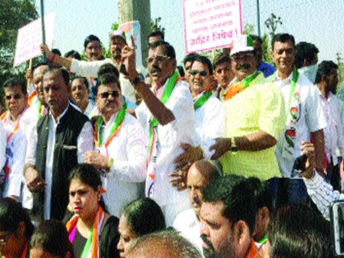 Traffic Disrupted! Nationalist Congress party for 27 villages | वाहतूक विस्कळीत ! २७ गावांसाठी राष्ट्रवादी काँग्रेस रस्त्यावर Traffic Disrupted! Nationalist Congress party for 27 villages | वाहतूक विस्कळीत ! २७ गावांसाठी राष्ट्रवादी काँग्रेस रस्त्यावर