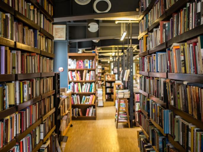 60 percent increase in library grants; State Cabinet's decision, compensation of 68 crores to Mumbai Bank | ग्रंथालयाच्या अनुदानात 60 टक्के वाढ; राज्य मंत्रिमंडळाचा निर्णय, मुंबई बँकेला ६८ कोटींची थकहमी