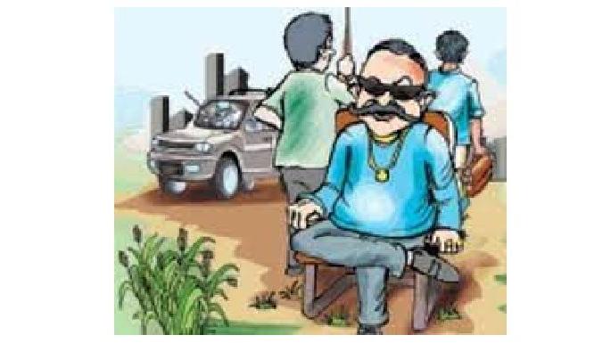 corporators tries to encroachment on acres of private land forcefully | कोट्यवधीच्या जमिनीवर नगरसेवकाचा सिनेस्टाईल कब्जा करण्याचा प्रयत्न corporators tries to encroachment on acres of private land forcefully | कोट्यवधीच्या जमिनीवर नगरसेवकाचा सिनेस्टाईल कब्जा करण्याचा प्रयत्न