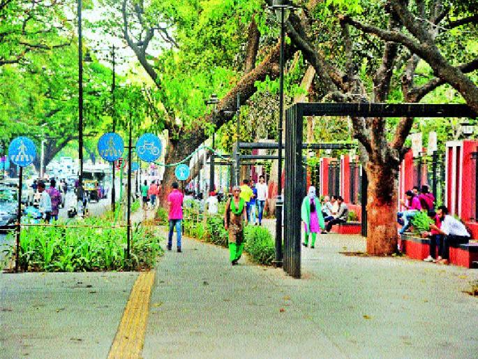 The taxpayers differ only from the corporation | करदात्या नागरिकांमध्ये पालिकेकडूनच भेद The taxpayers differ only from the corporation | करदात्या नागरिकांमध्ये पालिकेकडूनच भेद