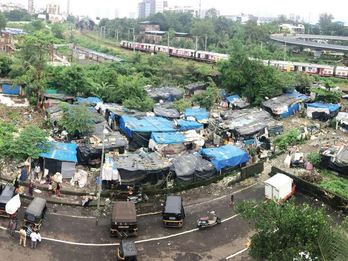 Accept City of Illegal Businesses; Gambling bases in huts | अवैध व्यवसायाचे शहराला ग्रहण; झोपडींमध्ये जुगाराचे अड्डे Accept City of Illegal Businesses; Gambling bases in huts | अवैध व्यवसायाचे शहराला ग्रहण; झोपडींमध्ये जुगाराचे अड्डे