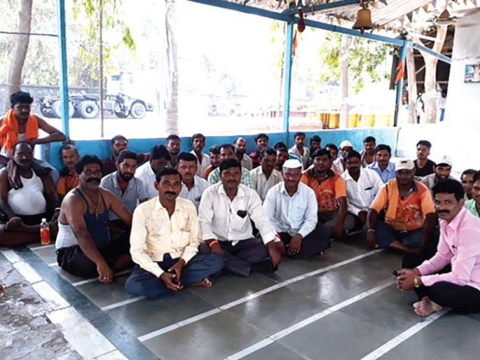 Four hundred workers are not paid; Work Stop movement in Steel Market for two days | चारशे कामगार पगाराविना; स्टील मार्केटमध्ये दोन दिवसांपासून काम बंद आंदोलन