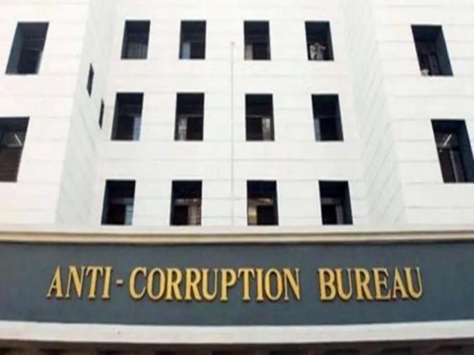 Money demanded for ration card approval; Food distribution officer in Bhosari caught red-handed while accepting bribe of Rs 16,000 | रेशनकार्ड मंजुरीसाठी मागितले पैसे; भोसरीत अन्न वितरण अधिकारी जाळ्यात; १६ हजारांची लाच स्वीकारताना रंगेहाथ पकडला Money demanded for ration card approval; Food distribution officer in Bhosari caught red-handed while accepting bribe of Rs 16,000 | रेशनकार्ड मंजुरीसाठी मागितले पैसे; भोसरीत अन्न वितरण अधिकारी जाळ्यात; १६ हजारांची लाच स्वीकारताना रंगेहाथ पकडला