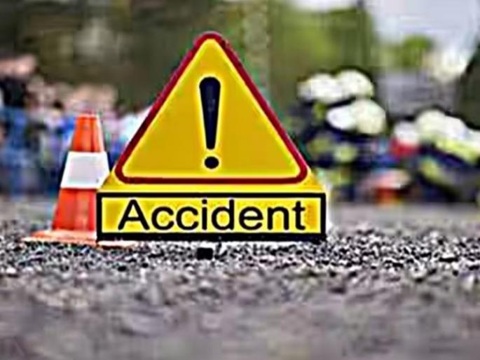 Sleeping in the middle of the road is life-threatening Young man dies after being run over by a car | Pune: रस्त्याच्या मध्यभागी झोपणे जीवावर बेतले; अंगावरून कार गेल्याने तरुणाचा मृत्यू