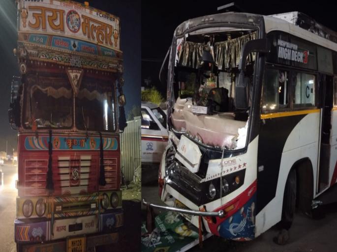 Bus going to Devdarshan collides with truck; 20 to 22 passengers injured, incident on Pune Nashik highway | अचानक ब्रेक मारला; बसची ट्रकला जोरदार धडक, २० ते २२ जखमी, पुणे नाशिक महामार्गावरील घटना