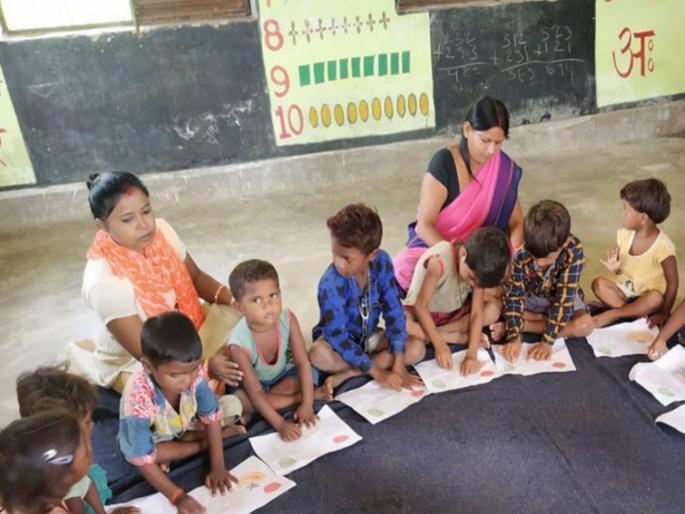 Neither the status of a government employee nor the salary and leave equal to theirs, nor the concessions, the suffering of Anganwadi workers | ना सरकारी कर्मचाऱ्याचा दर्जा; ना त्यांच्याएवढे वेतन व रजा, ना सवलती, अंगणवाडी सेविकांची व्यथा Neither the status of a government employee nor the salary and leave equal to theirs, nor the concessions, the suffering of Anganwadi workers | ना सरकारी कर्मचाऱ्याचा दर्जा; ना त्यांच्याएवढे वेतन व रजा, ना सवलती, अंगणवाडी सेविकांची व्यथा