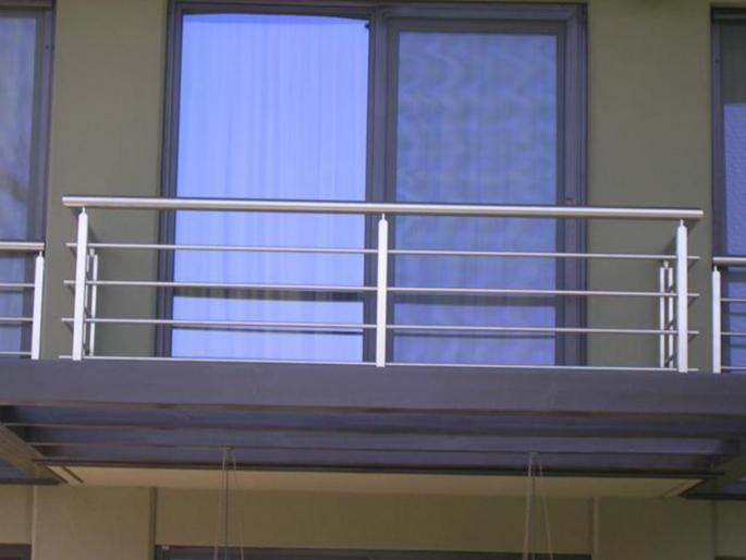 Domestic dispute; Cousin who rushed at him pushed him from the balcony; Young man dies | घरगुती भांडण; अंगावर धावून आलेल्या चुलत भावाला बाल्कनीतून ढकलले; तरुणाचा मृत्यू Domestic dispute; Cousin who rushed at him pushed him from the balcony; Young man dies | घरगुती भांडण; अंगावर धावून आलेल्या चुलत भावाला बाल्कनीतून ढकलले; तरुणाचा मृत्यू
