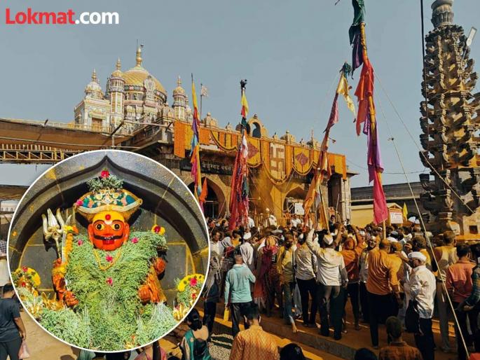 Yelkot Yelkot Jai Malhar The Bhandara is being opened thousands of devotees visit khandoba for the Chaitra Pournima Yatra in Jejuri | येळकोट येळकोट जय मल्हार; भंडाऱ्याची उधळण, जेजुरीत चैत्र पौर्णिमा यात्रेला हजारो भाविक खंडेराया चरणी Yelkot Yelkot Jai Malhar The Bhandara is being opened thousands of devotees visit khandoba for the Chaitra Pournima Yatra in Jejuri | येळकोट येळकोट जय मल्हार; भंडाऱ्याची उधळण, जेजुरीत चैत्र पौर्णिमा यात्रेला हजारो भाविक खंडेराया चरणी