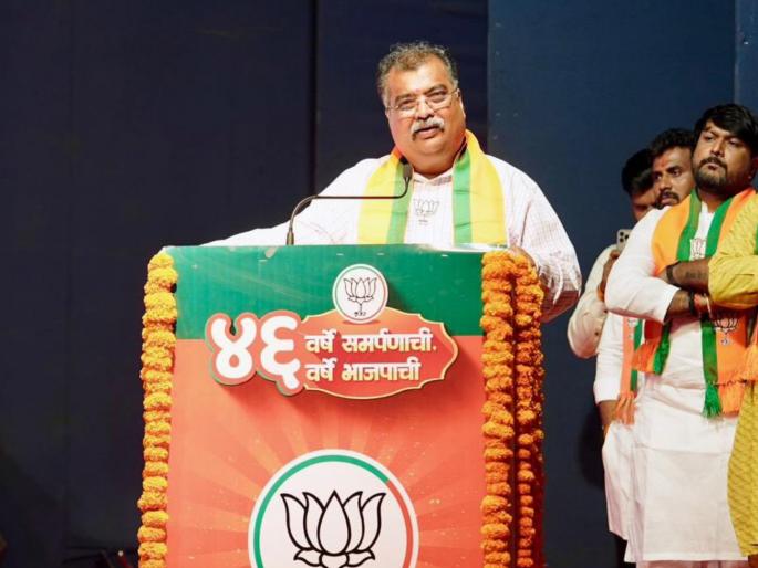 BJP will suffer huge losses in 2024 Lok Sabha elections due to fake narrative; Workers should remain vigilant - Ravindra Chavan | फेक नरेटिव्हमुळे भाजपचे २०२४ लोकसभा निवडणुकीत प्रचंड नुकसान; कार्यकर्त्यांनी सतर्क राहावे - रवींद्र चव्हाण BJP will suffer huge losses in 2024 Lok Sabha elections due to fake narrative; Workers should remain vigilant - Ravindra Chavan | फेक नरेटिव्हमुळे भाजपचे २०२४ लोकसभा निवडणुकीत प्रचंड नुकसान; कार्यकर्त्यांनी सतर्क राहावे - रवींद्र चव्हाण