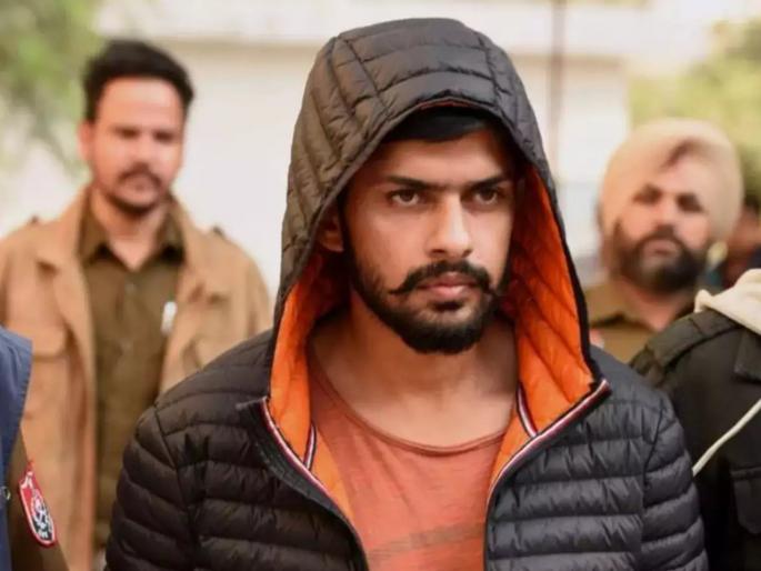 Lawrence Bishnoi gang demanded a ransom of 10 crores from famous jewelers in Pune | लॉरेन्स बिश्नोई गँगने मागितली पुण्यातल्या प्रसिद्ध ज्वेलर्सकडे १० कोटींची खंडणी Lawrence Bishnoi gang demanded a ransom of 10 crores from famous jewelers in Pune | लॉरेन्स बिश्नोई गँगने मागितली पुण्यातल्या प्रसिद्ध ज्वेलर्सकडे १० कोटींची खंडणी
