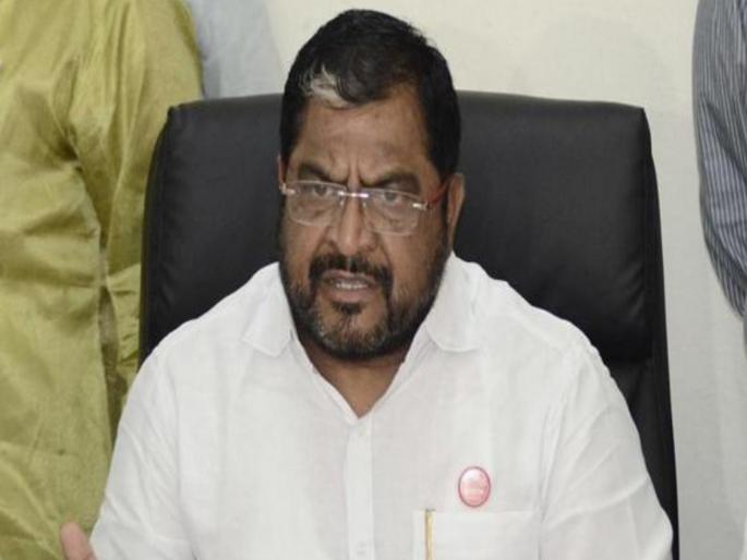 Sugarcane farmers FRP worth Rs 7,000 crores was exhausted by the industrialists Raju Shetty | ऊस उत्पादक शेतकऱ्यांची तब्बल ७ हजार कोटींची एफआरपी कारखानदारांनी थकवली - राजू शेट्टी Sugarcane farmers FRP worth Rs 7,000 crores was exhausted by the industrialists Raju Shetty | ऊस उत्पादक शेतकऱ्यांची तब्बल ७ हजार कोटींची एफआरपी कारखानदारांनी थकवली - राजू शेट्टी