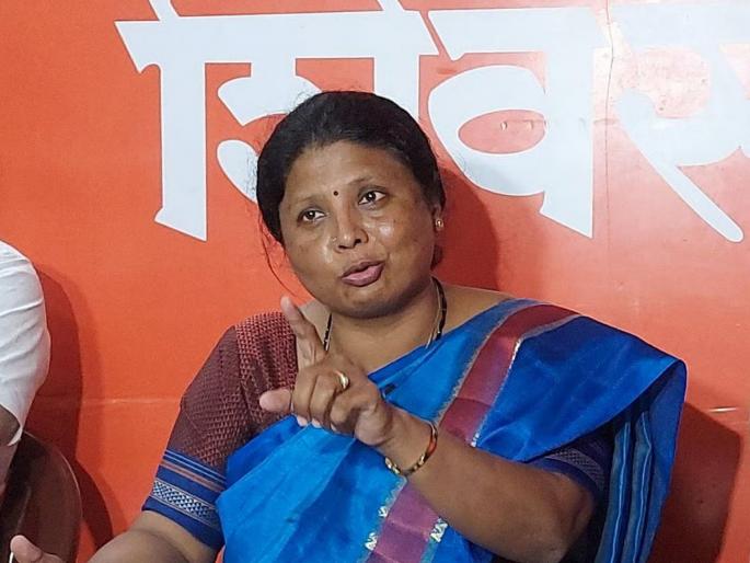 Is the Chief Minister not serious about the issue of women's safety? Andhare questions the government on the Kharat case | महिला सुरक्षेच्या मुद्द्यावर मुख्यमंत्री गंभीर नाहीत का? खरात प्रकरणावरून अंधारेंचा सरकारला सवाल Is the Chief Minister not serious about the issue of women's safety? Andhare questions the government on the Kharat case | महिला सुरक्षेच्या मुद्द्यावर मुख्यमंत्री गंभीर नाहीत का? खरात प्रकरणावरून अंधारेंचा सरकारला सवाल