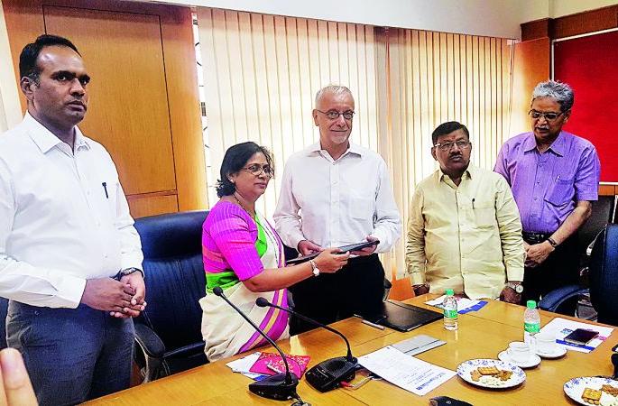 Smart city; Agreement between Nagpur municipal Corporation and European Union | स्मार्ट सिटी; मनपा व युरोपियन युनियनमध्ये करार Smart city; Agreement between Nagpur municipal Corporation and European Union | स्मार्ट सिटी; मनपा व युरोपियन युनियनमध्ये करार