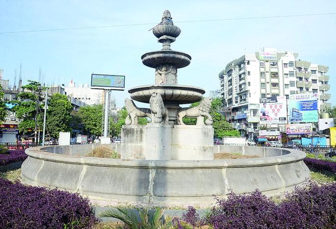 Claims All Fountain Started: Apparently False NMC | सर्व कारंजे सुरू असल्याचा दावा : मनपाचा उघडपणे खोटारडेपणा