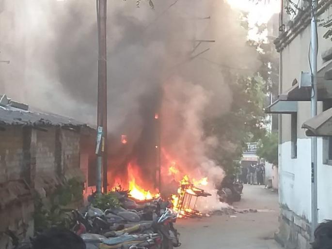 Fire in Nagpur School Laboratory | नागपुरात शाळेच्या प्रयोगशाळेला आग Fire in Nagpur School Laboratory | नागपुरात शाळेच्या प्रयोगशाळेला आग