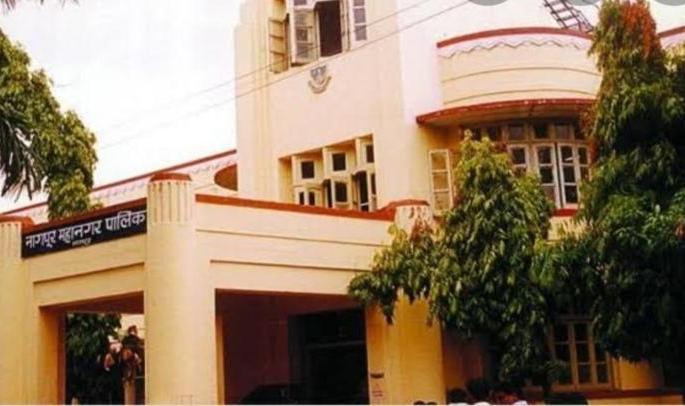 Unhygienic, encroachment near the corporation headquarters: High Court took notice | मनपा मुख्यालयाजवळ अस्वच्छता, अतिक्रमण : हायकोर्टाने दखल घेतली Unhygienic, encroachment near the corporation headquarters: High Court took notice | मनपा मुख्यालयाजवळ अस्वच्छता, अतिक्रमण : हायकोर्टाने दखल घेतली