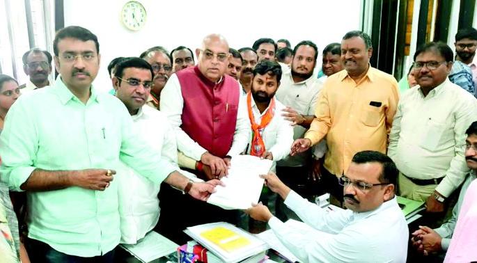 NMC Prabhag No 12 (d) Byelection: Seven candidates including Gwalbansi, Shukla | मनपा प्रभाग क्रमांक १२ (ड) पोटनिवडणूक : ग्वालबंशी, शुक्ला यांच्यासह सात उमेदवारांचे अर्ज