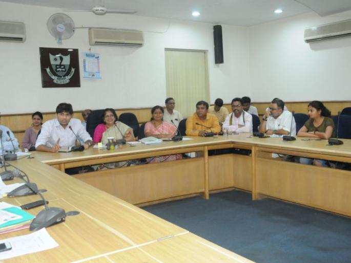 Nagpur Municipal Corporation will have 82 thousand plants in three months | नागपूर मनपा तीन महिन्यात लावणार ८२ हजार झाडे Nagpur Municipal Corporation will have 82 thousand plants in three months | नागपूर मनपा तीन महिन्यात लावणार ८२ हजार झाडे