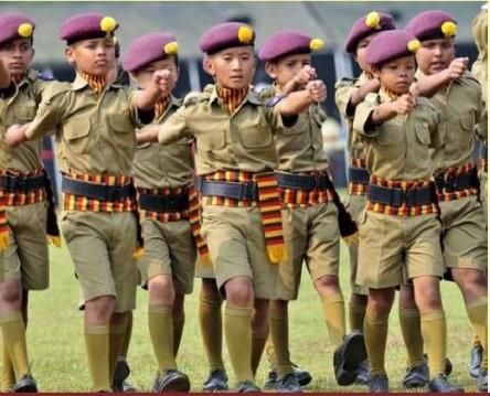Military training for students of NMC schools | मनपा शाळांतील विद्यार्थ्यांना सैनिक प्रशिक्षण Military training for students of NMC schools | मनपा शाळांतील विद्यार्थ्यांना सैनिक प्रशिक्षण