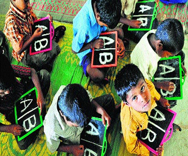  Uniforms to students of open classes | मनपा खुल्या प्रवर्गातील विद्यार्थ्यांना गणवेश