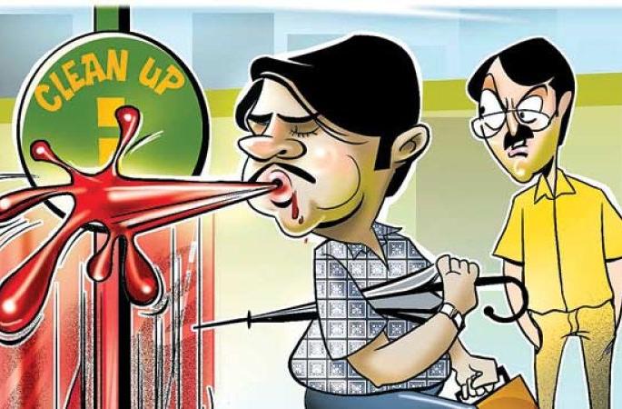 Cameras watch who spitting in public place in Nagpur | नागपुरात सार्वजनिक ठिकाणी थूंकणाऱ्यांवर कॅमेऱ्यांची नजर  Cameras watch who spitting in public place in Nagpur | नागपुरात सार्वजनिक ठिकाणी थूंकणाऱ्यांवर कॅमेऱ्यांची नजर