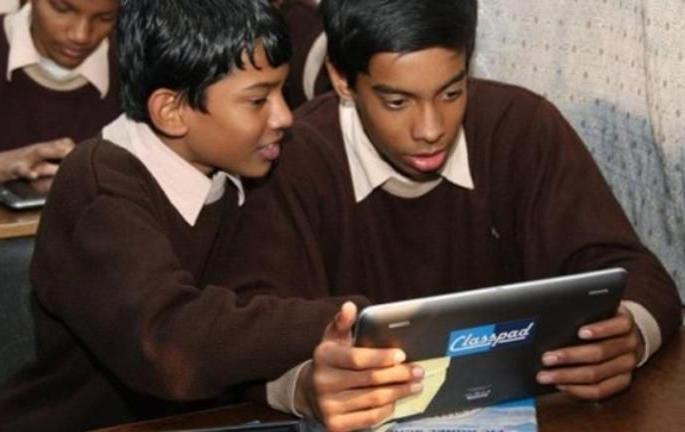 Corporation students will get tabs | मनपाच्या विद्यार्थ्यांना मिळणार टॅब Corporation students will get tabs | मनपाच्या विद्यार्थ्यांना मिळणार टॅब