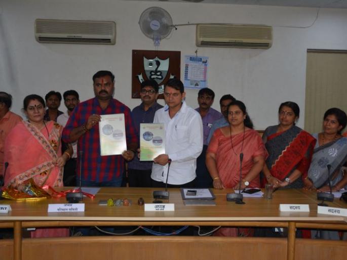 278.56 crores budget of Nagpur Municipal Corporation Transport Committee | नागपूर मनपा परिवहन समितीचा २७८.५६ कोटींचा अर्थसंकल्प 278.56 crores budget of Nagpur Municipal Corporation Transport Committee | नागपूर मनपा परिवहन समितीचा २७८.५६ कोटींचा अर्थसंकल्प