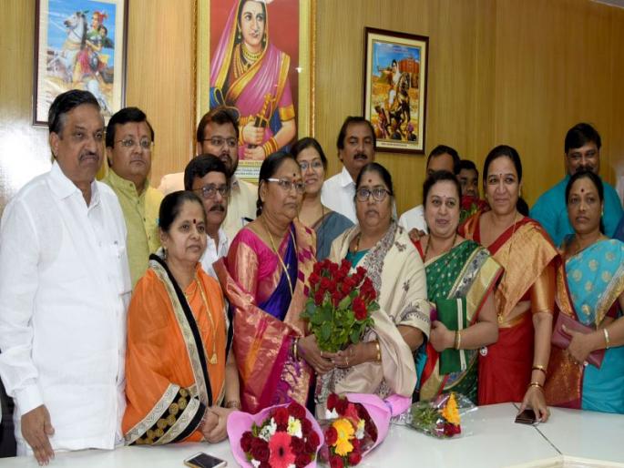 BJP's soning for the chairmanship of Education Committee; Shivsena's attempt to take advantage of grouping | शिक्षण समिती सभापतीपदी भाजपाच्या सोनवणे; गटबाजीचा लाभ उठविण्याचा शिवसेनेचा प्रयत्न BJP's soning for the chairmanship of Education Committee; Shivsena's attempt to take advantage of grouping | शिक्षण समिती सभापतीपदी भाजपाच्या सोनवणे; गटबाजीचा लाभ उठविण्याचा शिवसेनेचा प्रयत्न