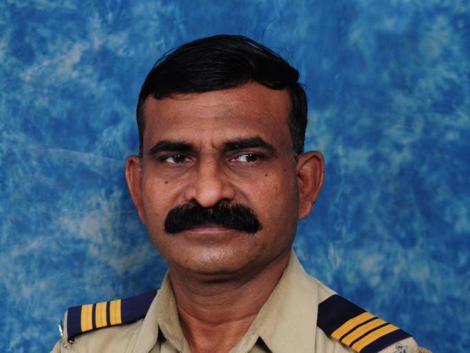 Policeman dies of heart attack, appointment at headquarters in navi mumbai | ह्रदयविकाराच्या झटक्याने पोलिसाचा मृत्यू, मुख्यालयात होती नेमणूक Policeman dies of heart attack, appointment at headquarters in navi mumbai | ह्रदयविकाराच्या झटक्याने पोलिसाचा मृत्यू, मुख्यालयात होती नेमणूक