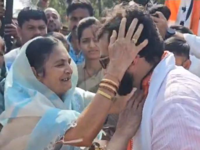 MP Amol Kolhe has shared a video from the Shetkari Awach Yatra today. | 'आशीर्वादाचं वैभव सदैव गाठीशी...'; आक्रोश यात्रेमधील खास क्षण; कोल्हेंनी शेअर केला Video MP Amol Kolhe has shared a video from the Shetkari Awach Yatra today. | 'आशीर्वादाचं वैभव सदैव गाठीशी...'; आक्रोश यात्रेमधील खास क्षण; कोल्हेंनी शेअर केला Video