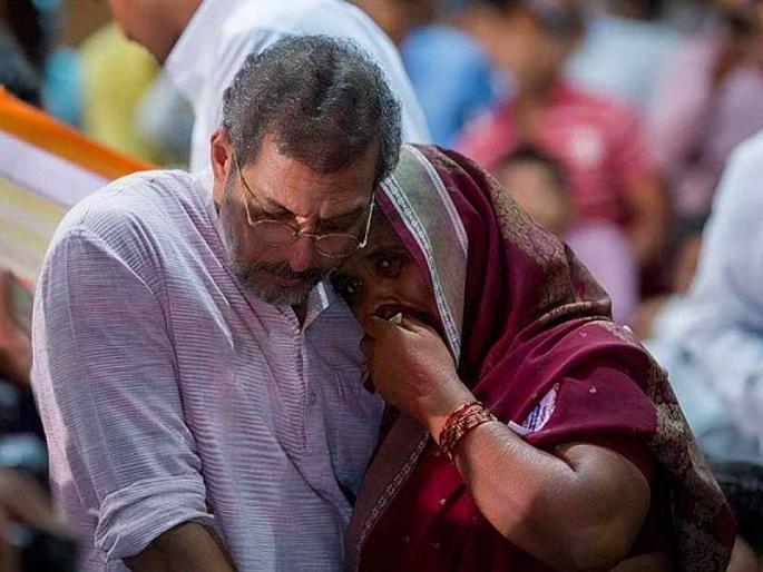 'Don't cry, everything will be fine', says Nana Patekar to build 500 houses for flood victims in sangli and satara | 'रडायचं नाही, सगळं ठीक होईल', पूरग्रस्तांना 500 घरं बांधून देणार नाना 'Don't cry, everything will be fine', says Nana Patekar to build 500 houses for flood victims in sangli and satara | 'रडायचं नाही, सगळं ठीक होईल', पूरग्रस्तांना 500 घरं बांधून देणार नाना