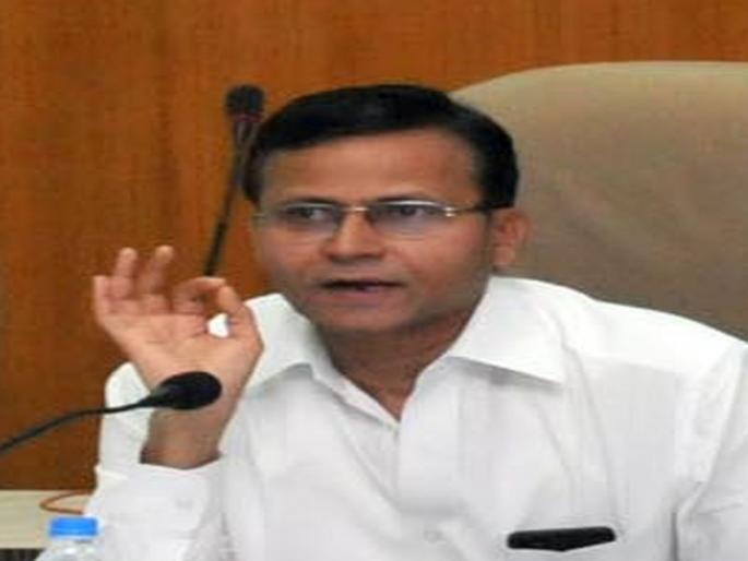 No administrative approval for the water works | जळगावात ‘जलयुक्त’च्या कामांना प्रशासकीय मान्यता नसल्याने यंत्रणा धारेवर No administrative approval for the water works | जळगावात ‘जलयुक्त’च्या कामांना प्रशासकीय मान्यता नसल्याने यंत्रणा धारेवर