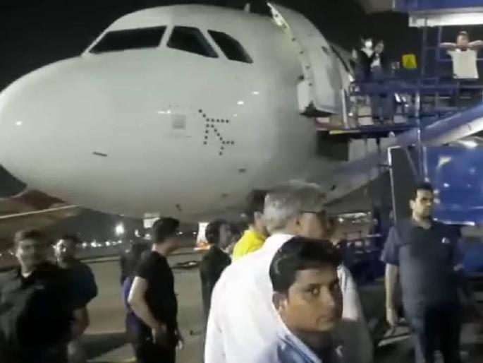 IndiGo flight chaos as Mumbai Delhi airplane stuck as pilot was not available | काय चाललंय काय?... इंडिगोच्या मुंबई-दिल्ली विमानात 'राडा'; प्रवाशांना बसवलं, पण पायलटच 'गायब' IndiGo flight chaos as Mumbai Delhi airplane stuck as pilot was not available | काय चाललंय काय?... इंडिगोच्या मुंबई-दिल्ली विमानात 'राडा'; प्रवाशांना बसवलं, पण पायलटच 'गायब'
