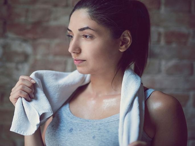 Absence of sweat can be fatal it leads to anhidrosis and hypohidrosis know how | तुम्हाला अजिबातच घाम येत नाही का? जाणून घ्या याचे गंभीर परिमाण... Absence of sweat can be fatal it leads to anhidrosis and hypohidrosis know how | तुम्हाला अजिबातच घाम येत नाही का? जाणून घ्या याचे गंभीर परिमाण...