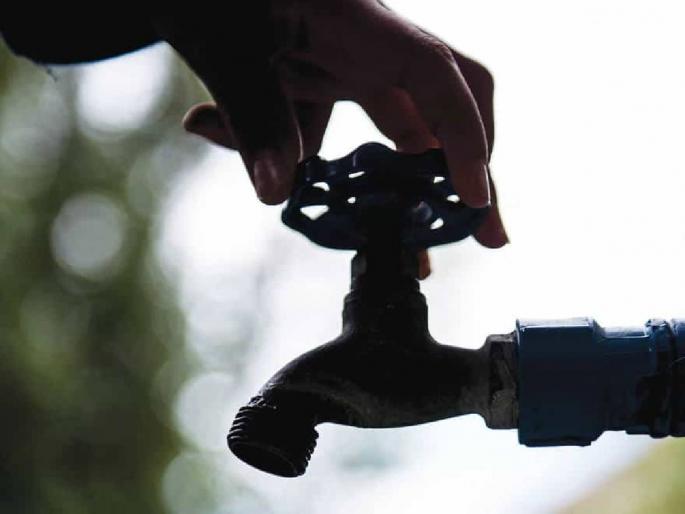 Water scarcity in the district; Tankers started in 48 villages, decrease in water storage in small and medium projects including Ujni | जिल्ह्यात पाणीटंचाई; ४८ गावात टँकर सुरू, उजनीसह लघु, मध्यम प्रकल्पातील पाणीसाठ्यात घट Water scarcity in the district; Tankers started in 48 villages, decrease in water storage in small and medium projects including Ujni | जिल्ह्यात पाणीटंचाई; ४८ गावात टँकर सुरू, उजनीसह लघु, मध्यम प्रकल्पातील पाणीसाठ्यात घट