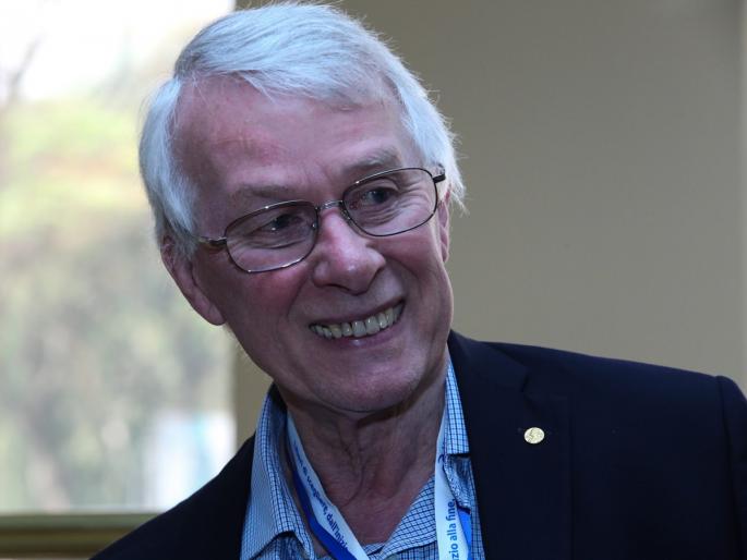 It is not a bad thing to 'fail'! A Dialogue by Nobel Laureate Sir Richard John Roberts | ‘नापास’ होणं ही काय वाईट गोष्ट नव्हे! नोबेल पुरस्कार विजेते सर रिचर्ड जॉन रॉबर्ट्स यांचा संवाद It is not a bad thing to 'fail'! A Dialogue by Nobel Laureate Sir Richard John Roberts | ‘नापास’ होणं ही काय वाईट गोष्ट नव्हे! नोबेल पुरस्कार विजेते सर रिचर्ड जॉन रॉबर्ट्स यांचा संवाद