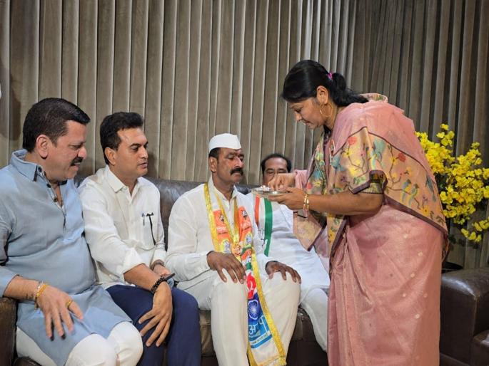 Sanjog Waghere leaves to file candidature, rally starts from Pimpri maval lok sabha | संजोग वाघेरे उमेदवारी अर्ज दाखल करण्यासाठी निघाले, पिंपरीतून रॅलीला सुरवात Sanjog Waghere leaves to file candidature, rally starts from Pimpri maval lok sabha | संजोग वाघेरे उमेदवारी अर्ज दाखल करण्यासाठी निघाले, पिंपरीतून रॅलीला सुरवात