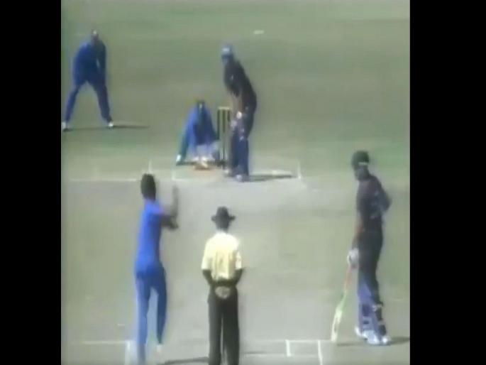 Video : Everyone wishes they had this non-striker as their batting partner, Social Viral | Video : त्यानं जे केलं ते कुणीच 'पाहिलं' नाही; बॅटिंग पार्टनर असावा तर असा!
