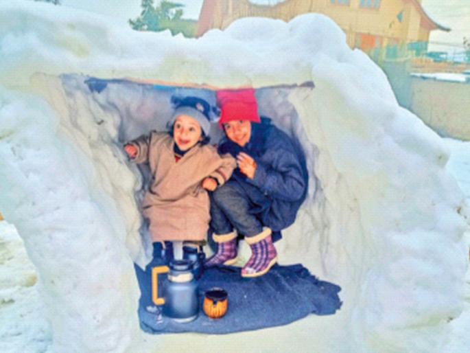 North India including Kashmir remains frozen; Severe cold due to heavy snowfall in many areas, relief elsewhere in the country | काश्मीरसह उत्तर भारत गोठलेलाच; अनेक भागात जाेरदार बर्फवृष्टीमुळे कडाक्याची थंडी, देशात इतरत्र दिलासा North India including Kashmir remains frozen; Severe cold due to heavy snowfall in many areas, relief elsewhere in the country | काश्मीरसह उत्तर भारत गोठलेलाच; अनेक भागात जाेरदार बर्फवृष्टीमुळे कडाक्याची थंडी, देशात इतरत्र दिलासा